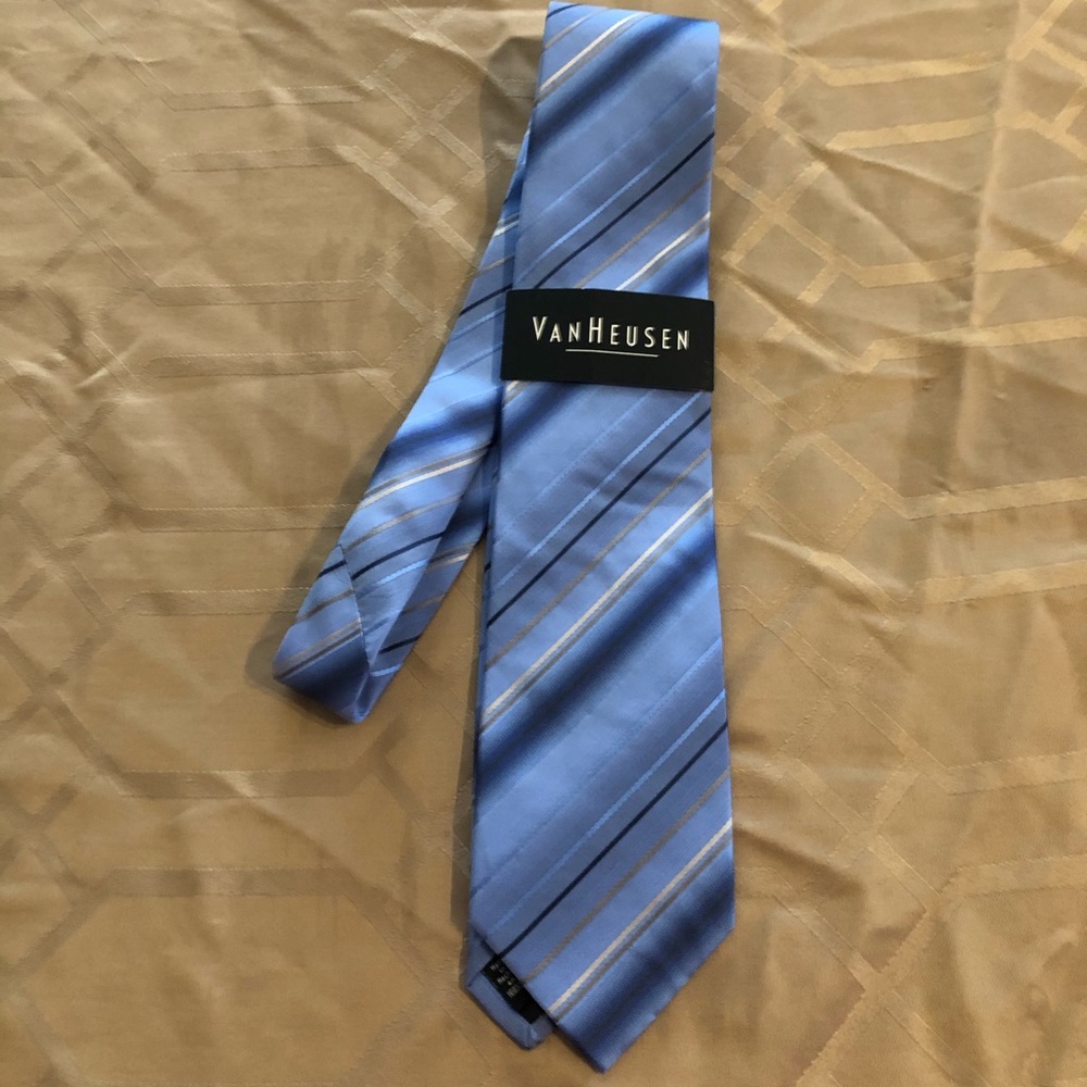 VanHeusen tie